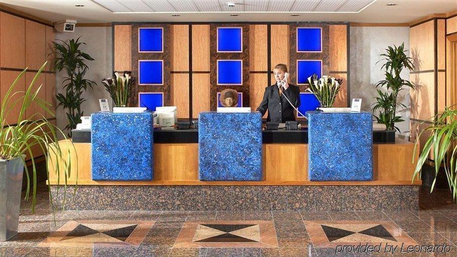 Grange Bracknell Hotel Extérieur photo